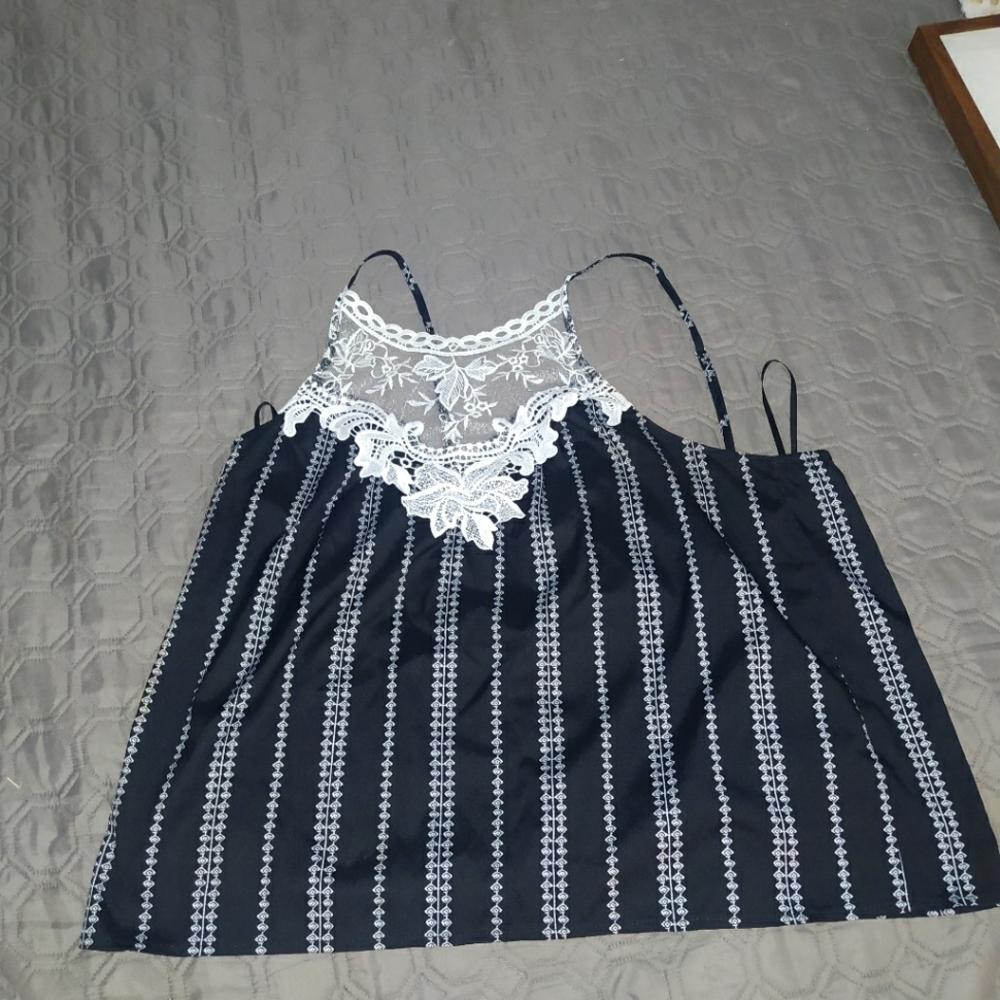 Shein 1x lace floral black white stripped top